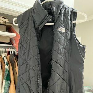 Woman’s north face vest